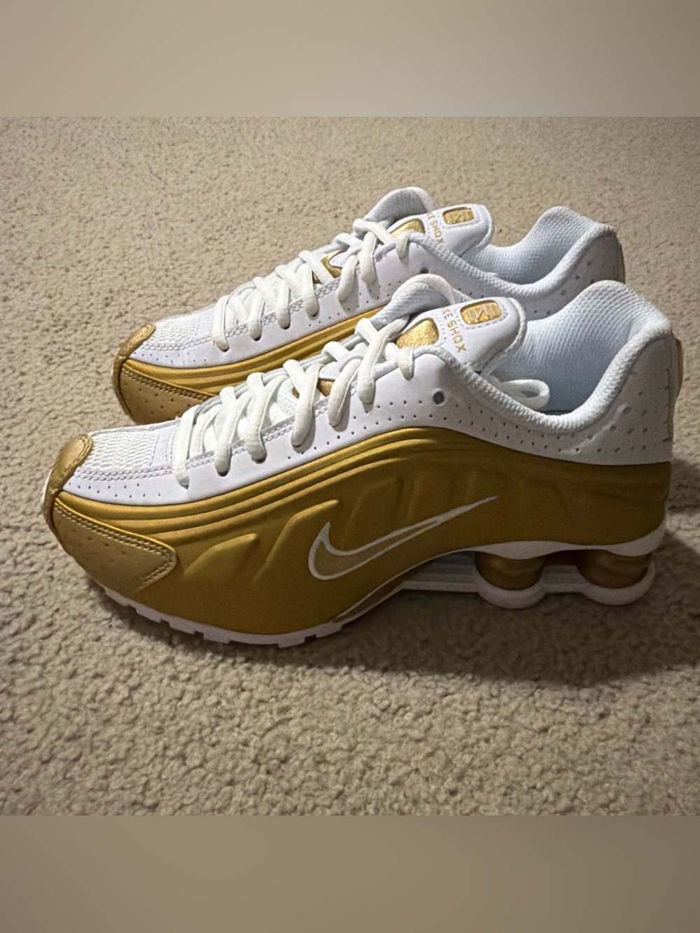 Nike Shox R4 GS Womens Size 5.5 Youth 4 Shoes Sneaker CW2626-700 White Gold NEW